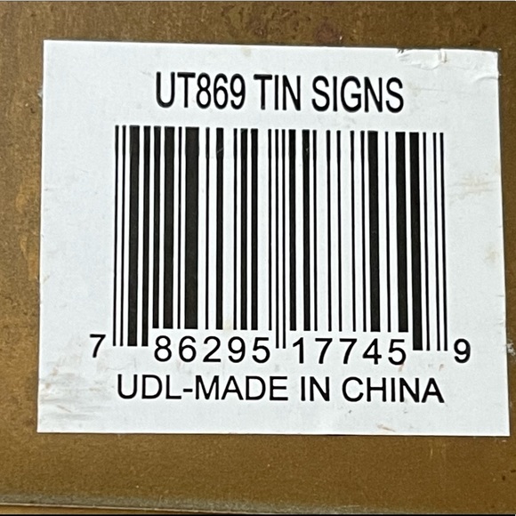 12x5 TIN SIGN - One Loyal Friend Is Worth Ten Thousand Relatives- Green And Gold - Picture 3 of 7